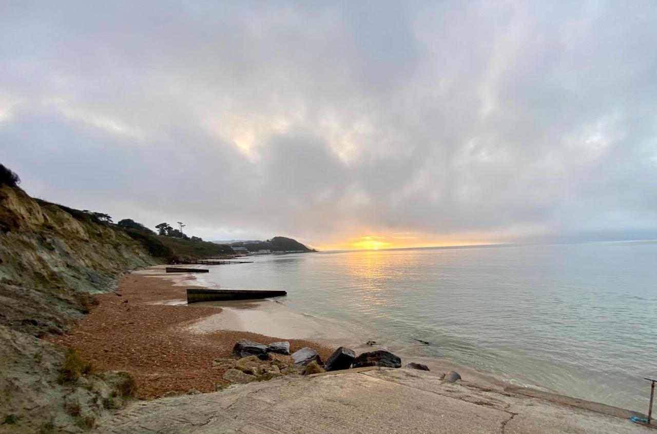 Seaview Self-Catering Coastal Bungalow In Rural West Wight เฟรชวอเตอร์ ภายนอก รูปภาพ