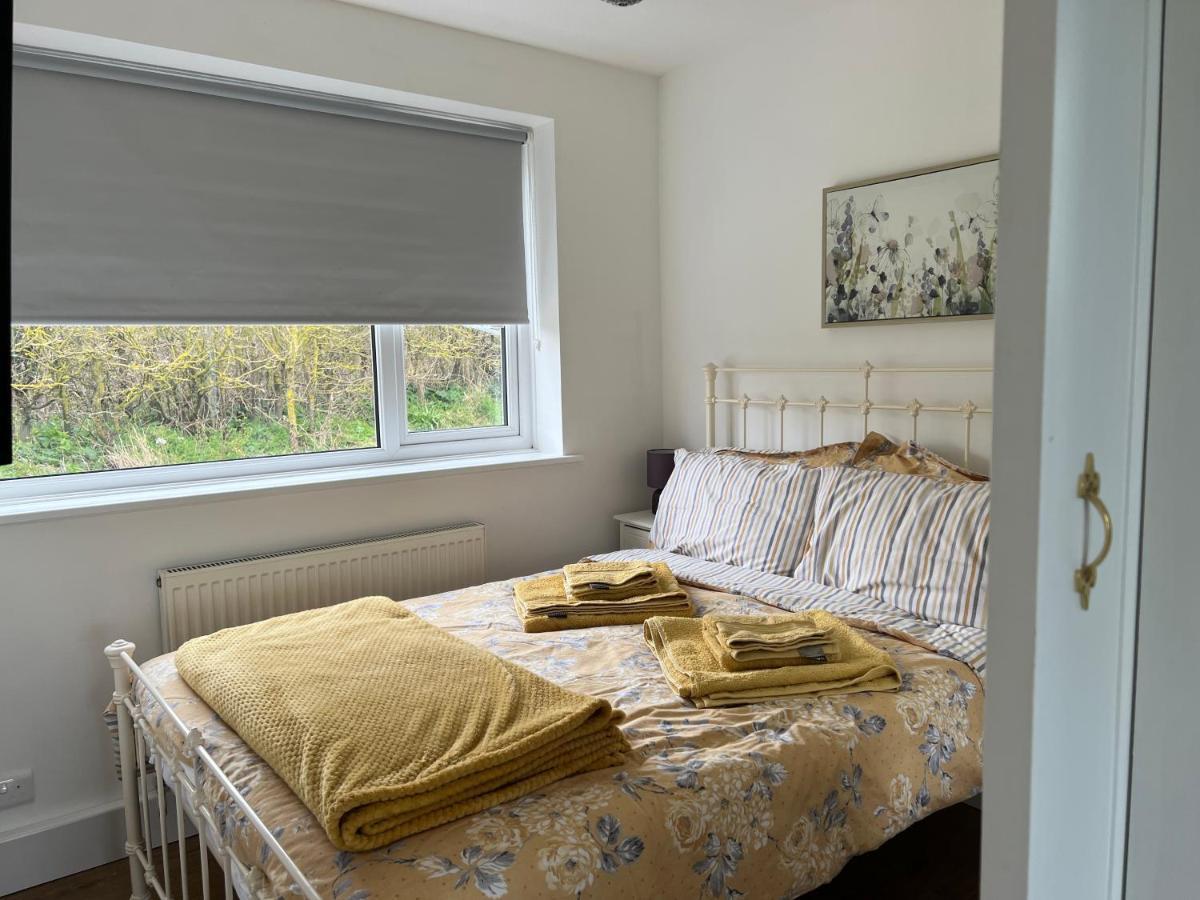 Seaview Self-Catering Coastal Bungalow In Rural West Wight เฟรชวอเตอร์ ภายนอก รูปภาพ
