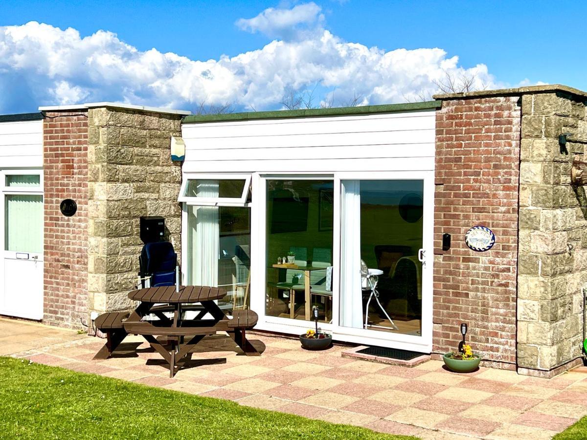Seaview Self-Catering Coastal Bungalow In Rural West Wight เฟรชวอเตอร์ ภายนอก รูปภาพ